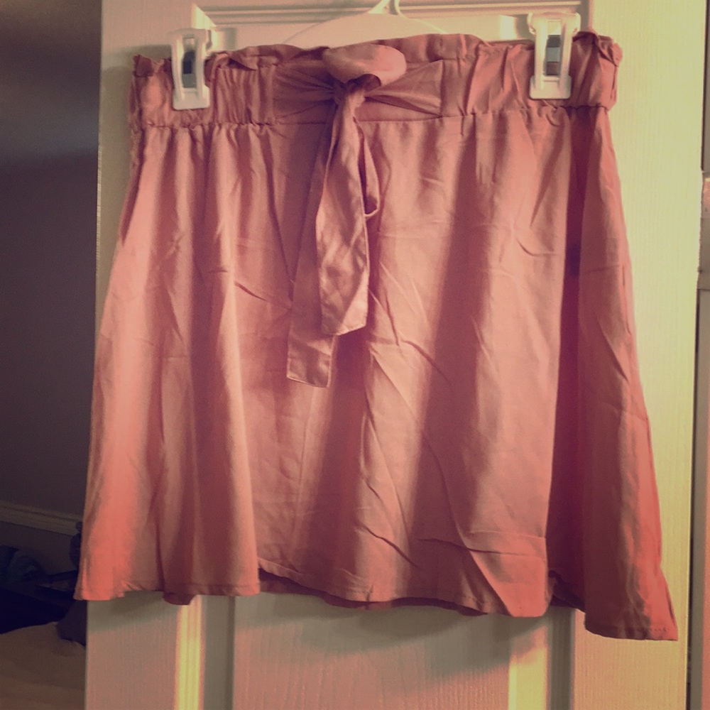 Pink skirt with tie waist